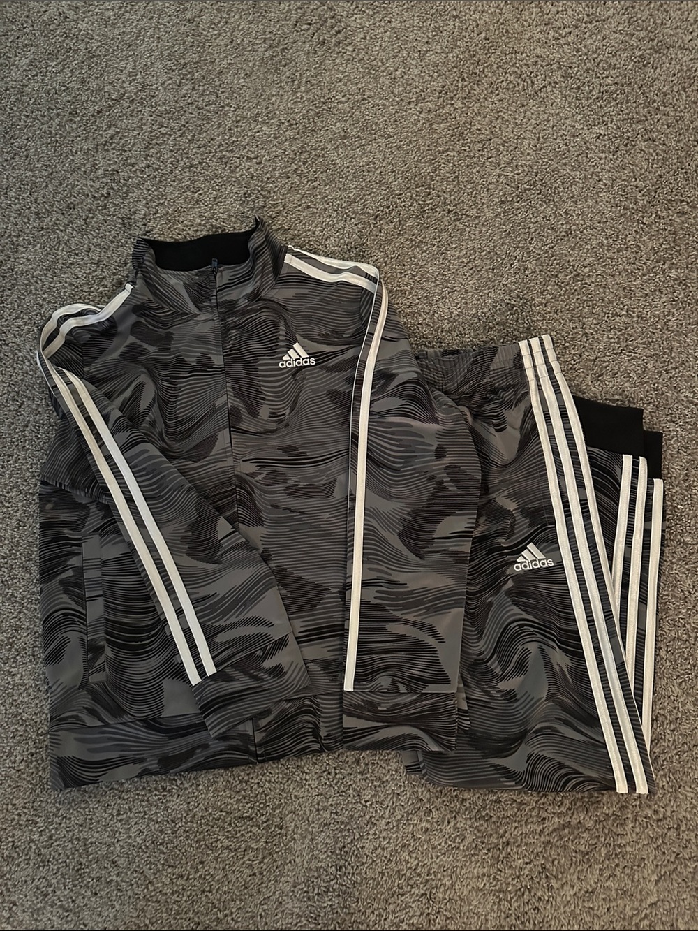 Adidas Boys Size M 10/12 Gray & Black Three-Stripe Track Jacket and Pants NWOT